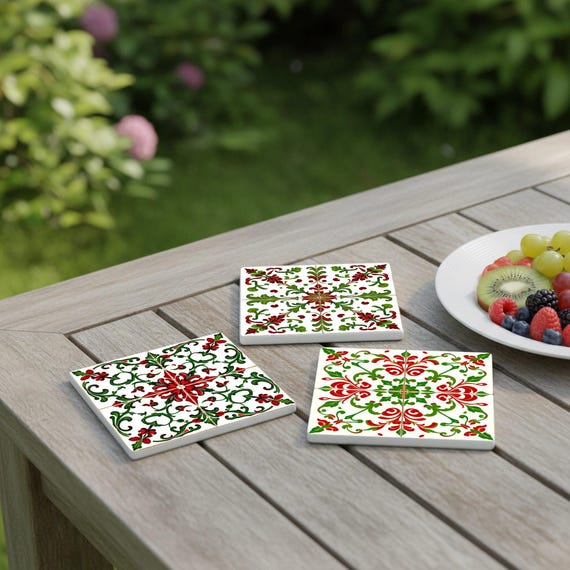 Arte popular húngaro con azulejos florales rojos y verdes — vista 4