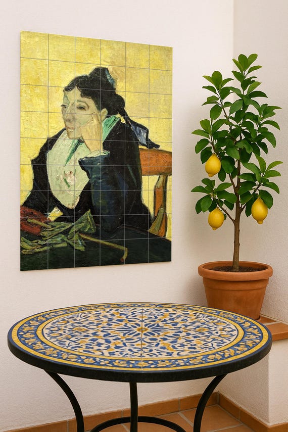 Mural de azulejos cerámicos de L’Arlésienne