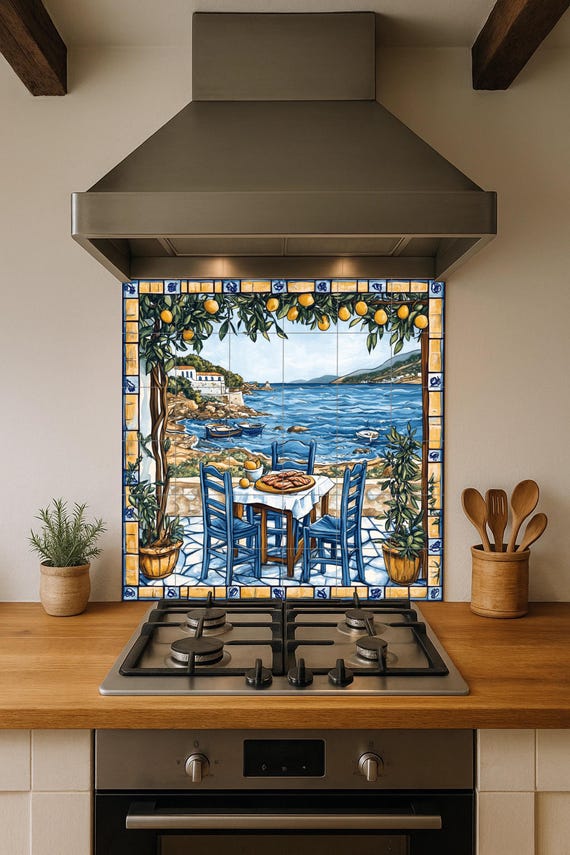Mural de azulejos cerámicos de una taberna de una isla griega con sillas azul…