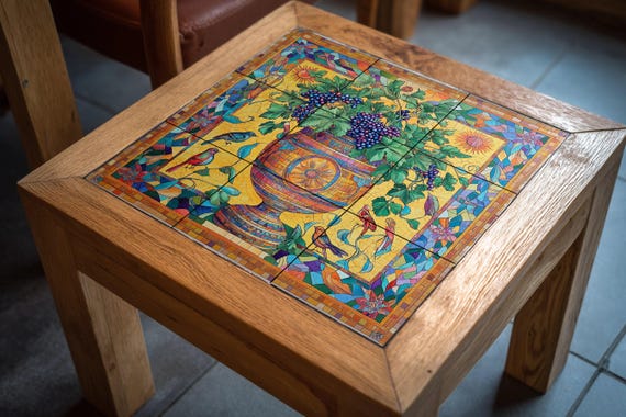 Mural de mosaicos cerámicos romanos con urna de vid e imágenes de viñedos báq… — vista 4