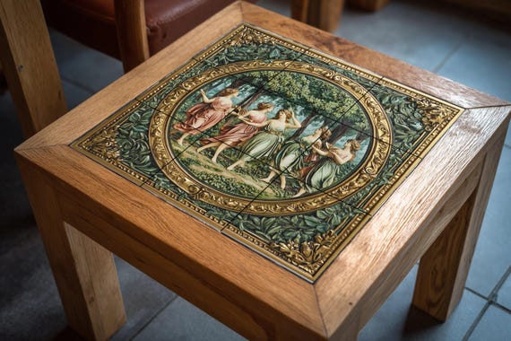 Mural de azulejos cerámicos renacentistas con gracia danzante mitológica, fre… — vista 4