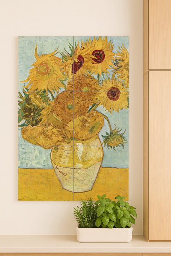 Girasoles en jarrón dorado — vista 4