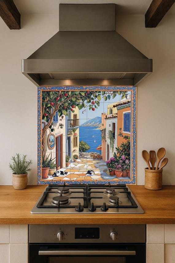 Mural de azulejos de cerámica con escena callejera de un pueblo costero, árbo… — vista 4