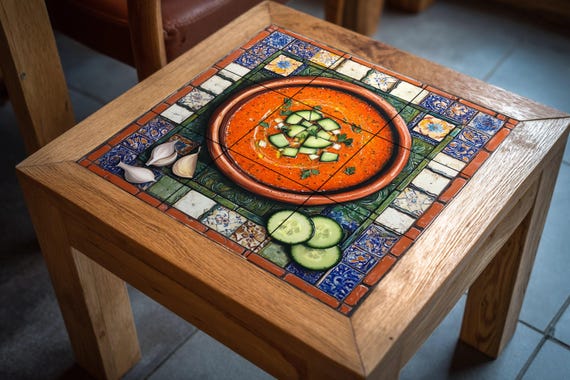 Mural de azulejos cerámicos de gazpacho andaluz con cuenco de terracota rústi… — vista 4