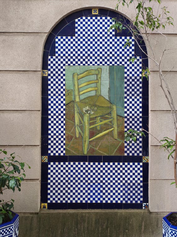Mural de cerámica "La silla de Van Gogh"