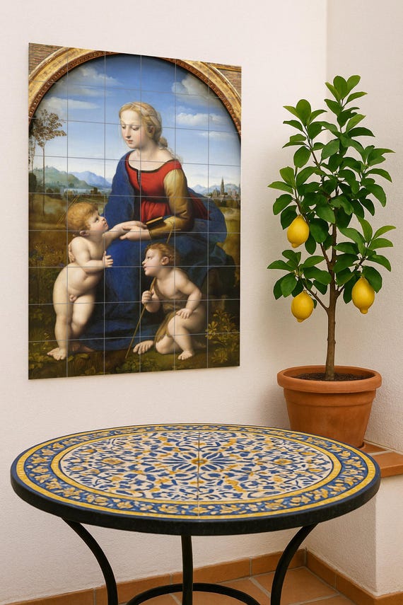 Mural de cerámica de la Virgen de los Prados