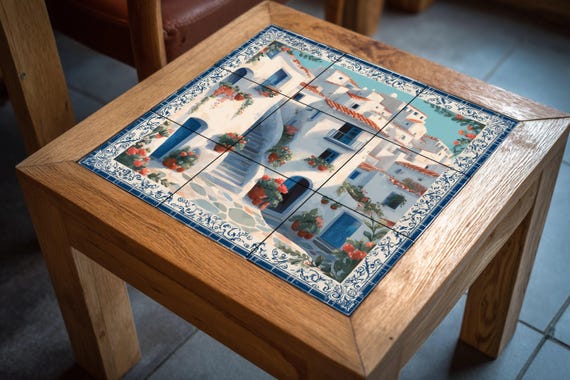 Mural de azulejos con escaleras de pueblo griego, escena de puerta azul medit…