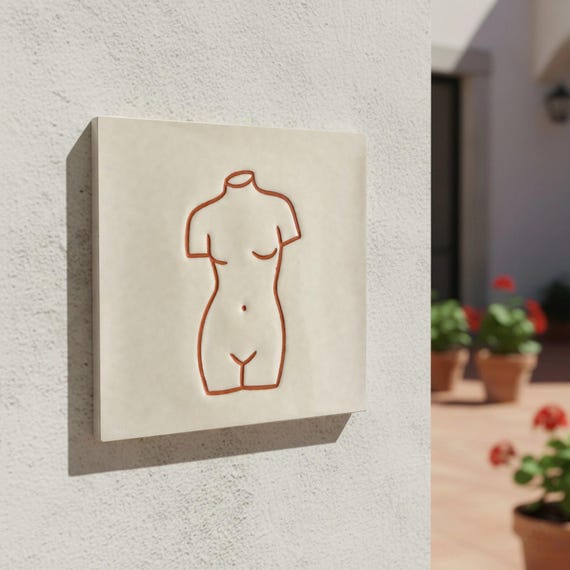 Female Torso minimalista — vista 2