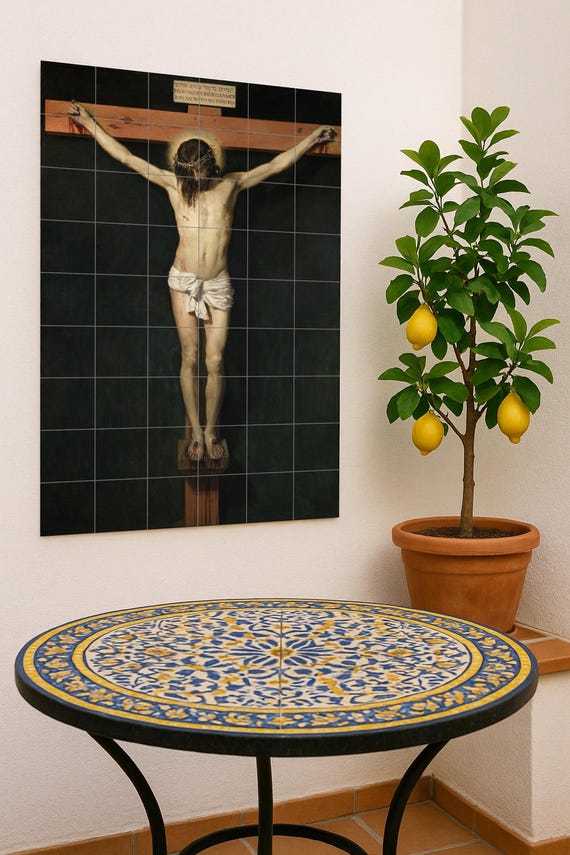 Mural de cerámica de Cristo crucificado — vista 4