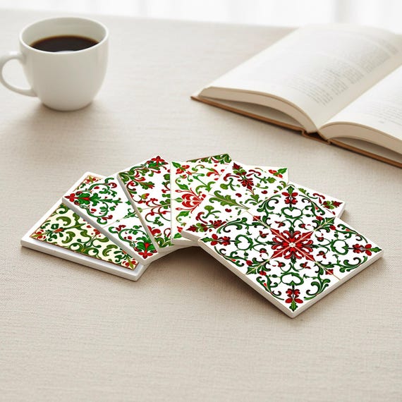Arte popular húngaro con azulejos florales rojos y verdes