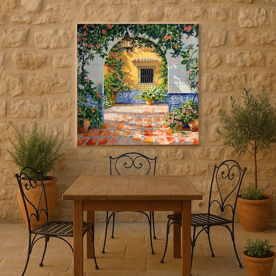 Mural de cerámica con patio soleado y arco de azulejos azules — vista 2