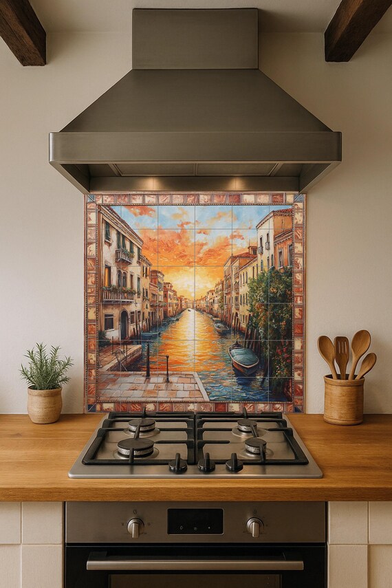 Mural cerámico al atardecer en el canal de Aveiro — vista 3